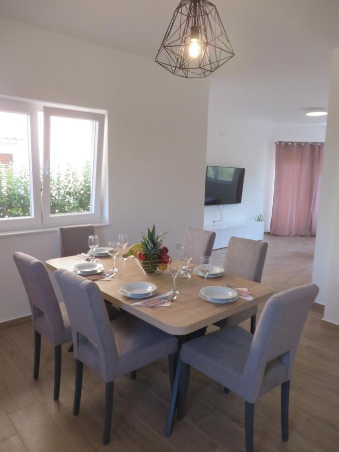 M&L Holliday Home Biograd Na Moru Exteriér fotografie