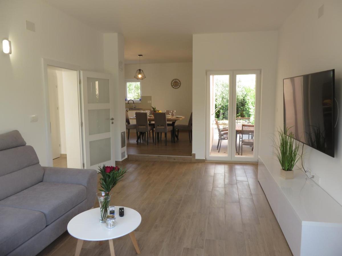 M&L Holliday Home Biograd Na Moru Exteriér fotografie