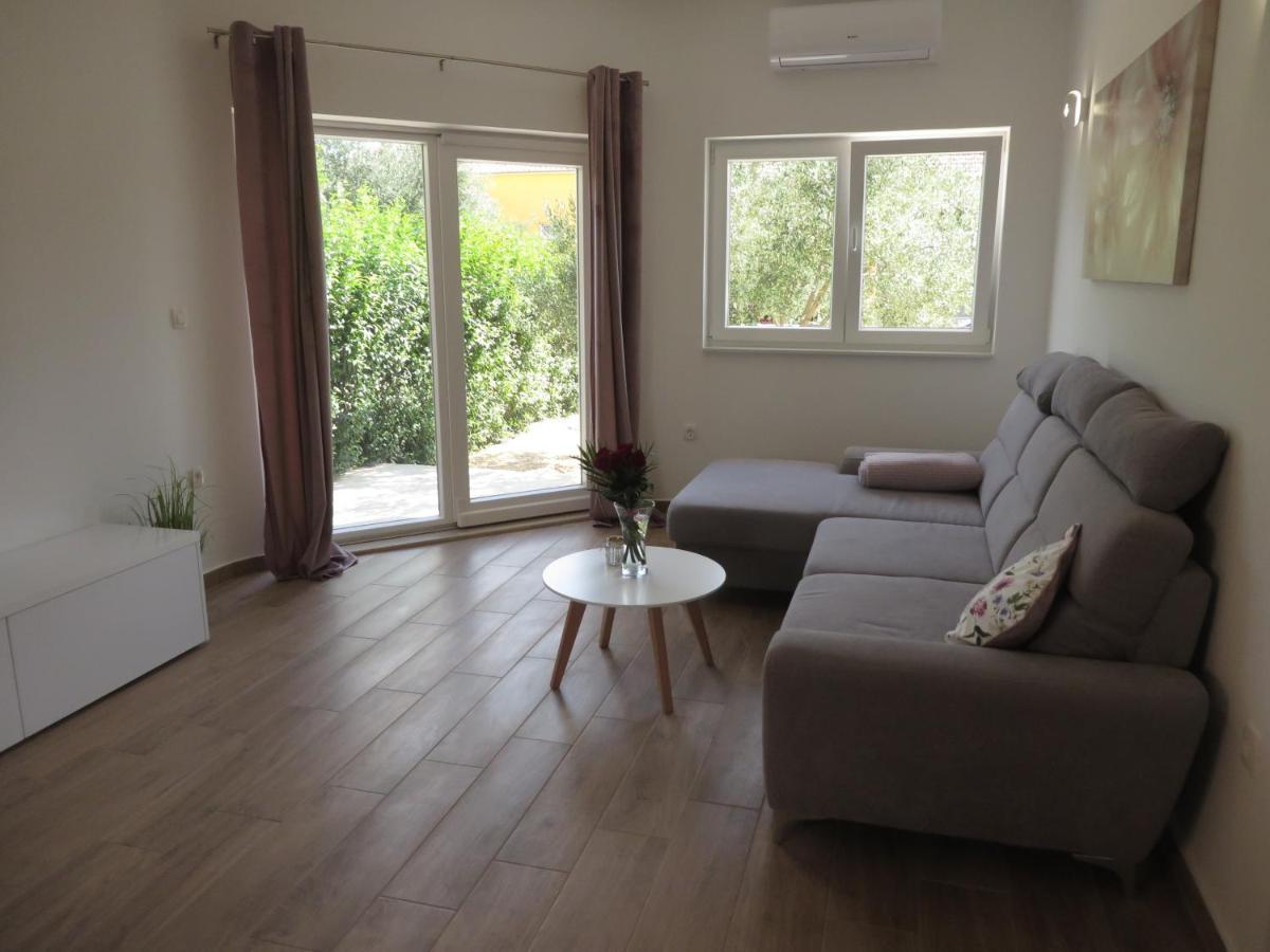 M&L Holliday Home Biograd Na Moru Exteriér fotografie