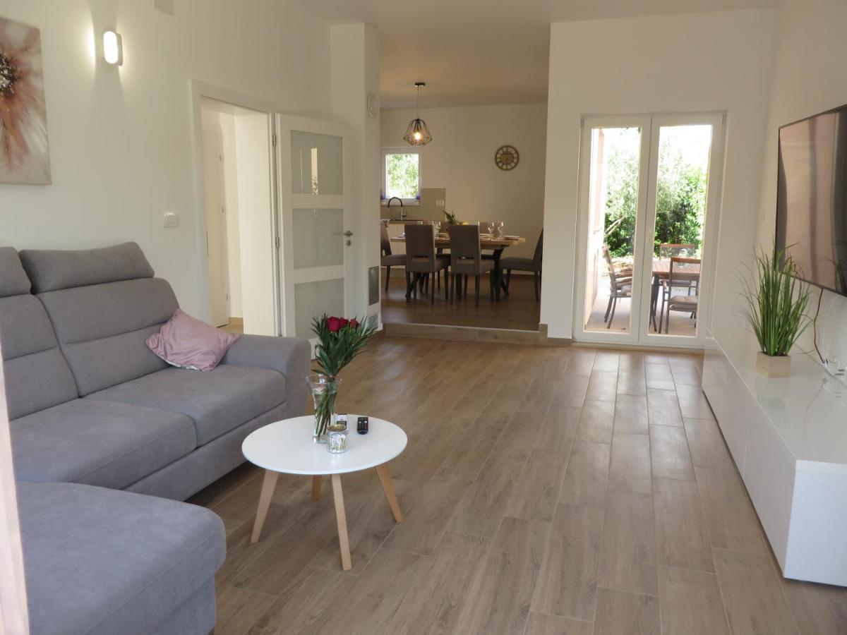 M&L Holliday Home Biograd Na Moru Exteriér fotografie